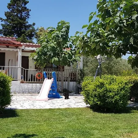 Prázdninový dům Country House By The Sea !!! Karavómilos