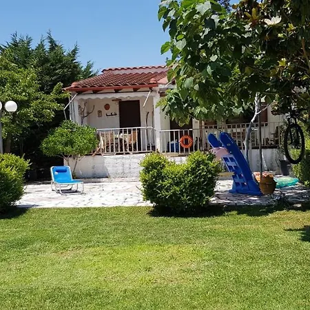 Country House By The Sea !!! Karavomilos (Central Greece)