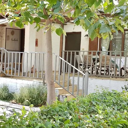 Country House By The Sea !!! Karavómilos