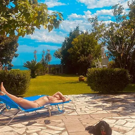 Country House By The Sea !!! Karavomilos (Central Greece)